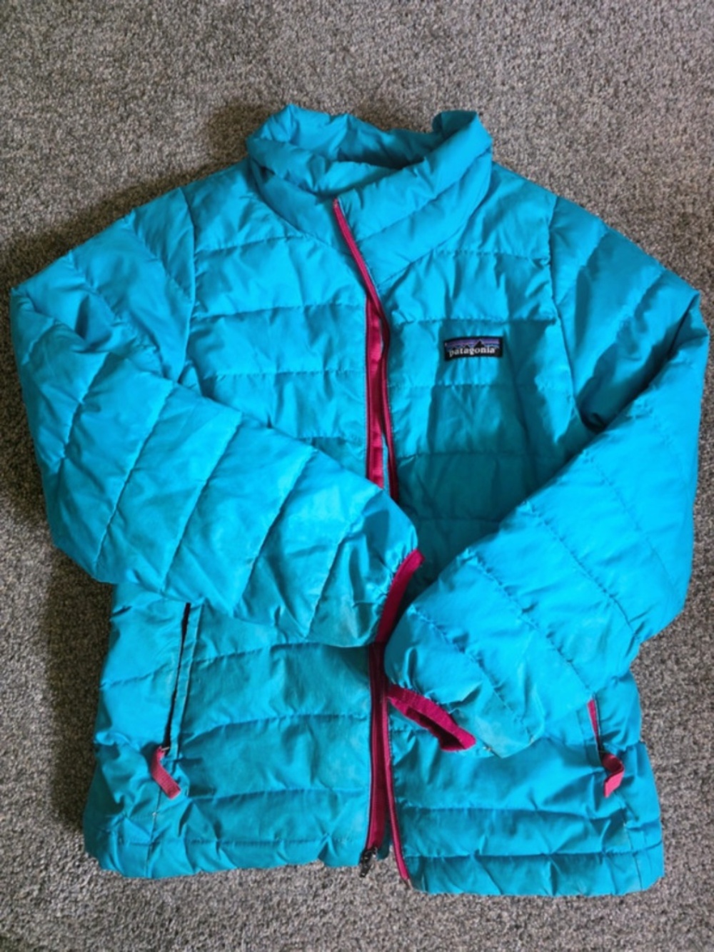 Patagonia Girls Down Sweater Jacket puffer or boys size 8  Little hole in back o